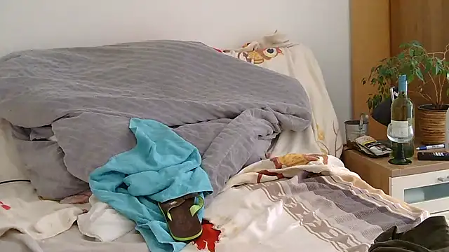 EdelHolz91 online show from April 2026 01:44:02 PM