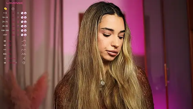 ItalianGirl online show from October 2025 05:01:01 PM