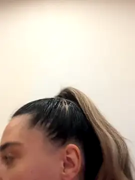 ItalianGirl online show from October 2025 08:05:01 PM