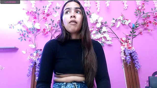 Snapshot of skinnysofia18 chatting on June 2026 02:09:01 PM skinnysofia18 online show from June 2026 02:09:01 PM
