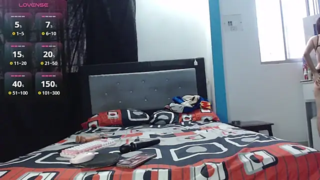 Luisa Paul online show from October 2025 10:10:01 PM