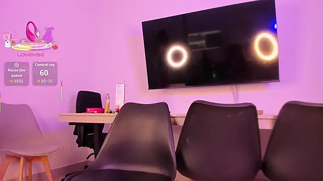 Snapshot of CannelaSmith chatting on December 2025 07:42:02 PM CannelaSmith online show from December 2025 07:42:02 PM