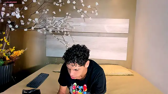 Snapshot of Mycandyfor_You chatting on September 2025 02:33:01 PM Mycandyfor You online show from September 2025 02:33:01 PM