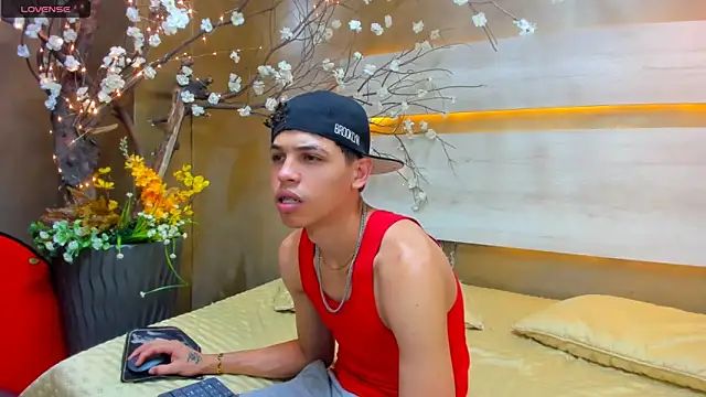 Snapshot of Mycandyfor_You chatting on November 2025 11:37:02 PM Mycandyfor You online show from November 2025 11:37:02 PM