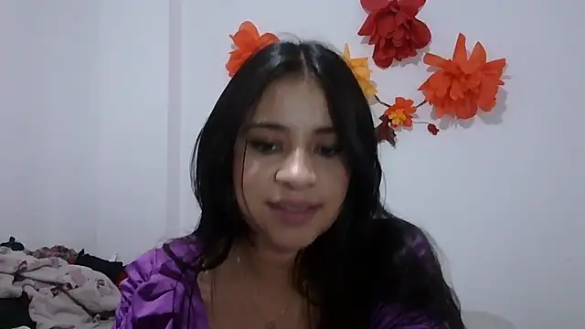 ValerieLove  online show from May 2026 04:15:01 PM