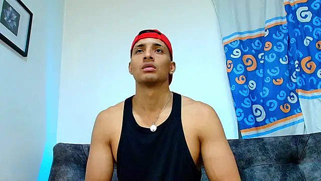 Snapshot of Smith_Fitness chatting on June 2026 01:32:01 PM Smith Fitness online show from June 2026 01:32:01 PM