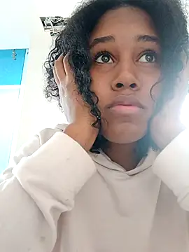 MoniqueMulberry online show from October 2025 07:11:01 PM