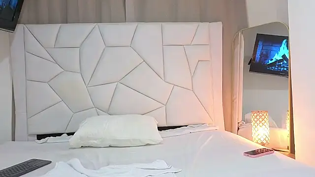 Paulaboterom online show from October 2025 06:31:02 PM