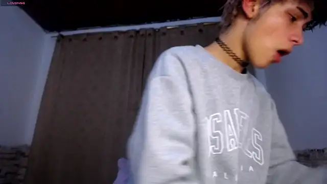 DaraKat18 online show from March 2026 11:37:01 PM