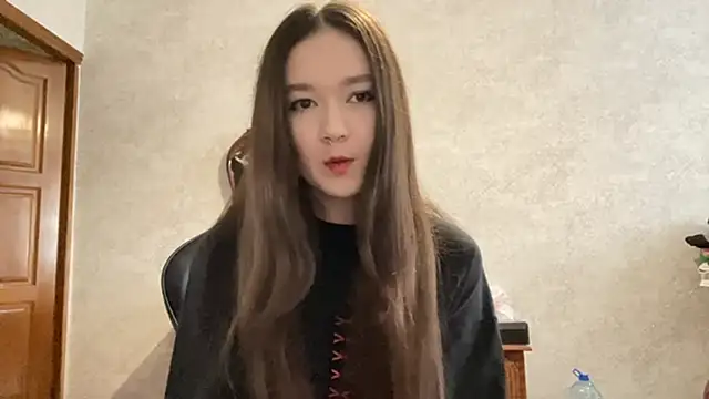 Pikmigirl18 online show from September 2025 01:11:02 PM