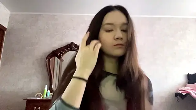 Pikmigirl18 online show from October 2025 09:51:02 AM