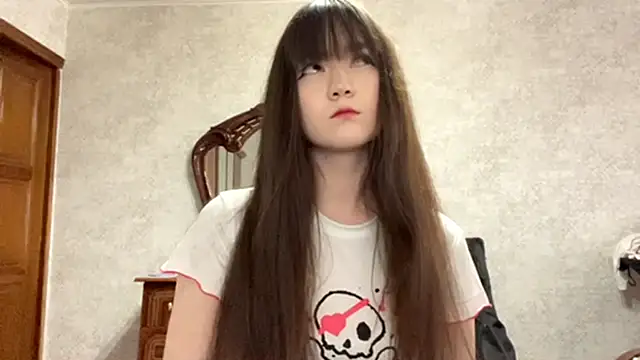 Pikmigirl18 online show from October 2025 09:41:01 AM