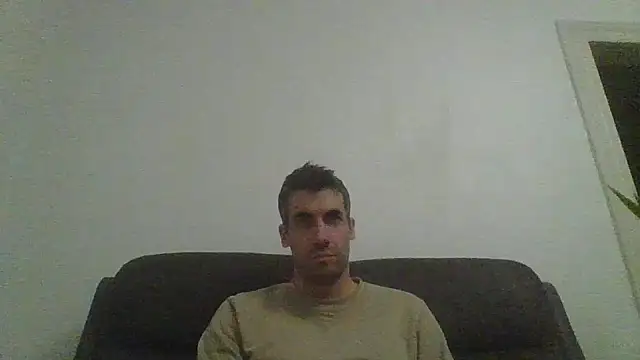 JulioIsHere4you online show from November 2025 07:58:02 PM