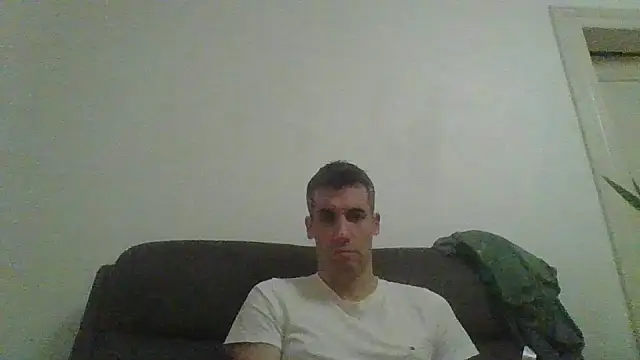 JulioIsHere4you online show from December 2025 12:27:01 AM