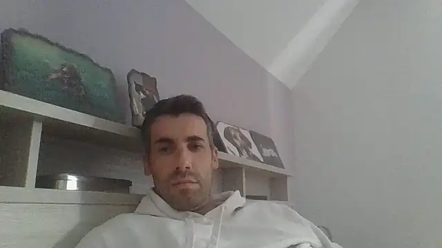 JulioIsHere4you online show from May 2026 08:54:02 AM