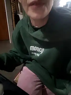 Almendrasexy online show from October 2025 06:23:01 PM