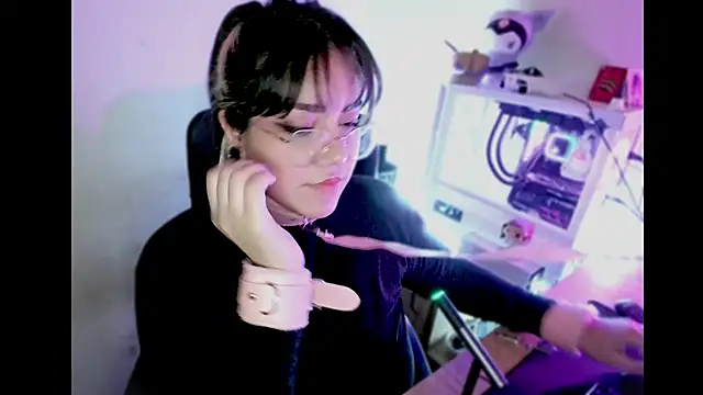 PinkDenial online show from September 2025 03:28:01 AM