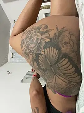 Snapshot of danilyns chatting on March 2026 11:04:01 PM danilyns online show from March 2026 11:04:01 PM