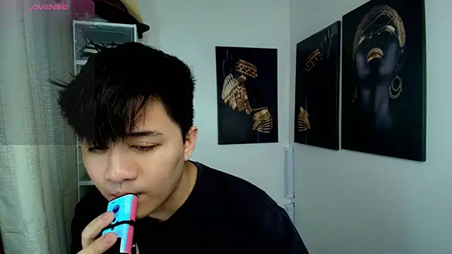 KentAivan online show from October 2025 05:45:01 PM