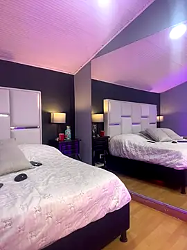 Snapshot of Samantha_Milf__ chatting on October 2025 09:12:02 PM Samantha Milf online show from October 2025 09:12:02 PM