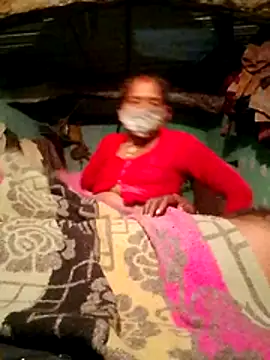 Snapshot of CUTE-004 chatting on October 2025 04:06:02 PM CUTE-004 online show from October 2025 04:06:02 PM