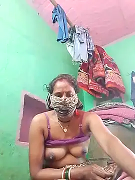 Snapshot of CUTE-004 chatting on November 2025 07:20:02 AM CUTE-004 online show from November 2025 07:20:02 AM