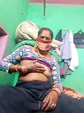 Snapshot of CUTE-004 chatting on November 2025 09:53:01 AM CUTE-004 online show from November 2025 09:53:01 AM