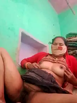 Snapshot of CUTE-004 chatting on February 2026 06:50:01 AM CUTE-004 online show from February 2026 06:50:01 AM