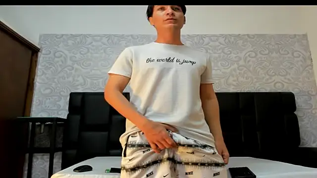 Snapshot of StevenHumps chatting on September 2025 03:42:02 AM StevenHumps online show from September 2025 03:42:02 AM