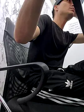 Snapshot of StevenHumps chatting on September 2025 05:44:02 AM StevenHumps online show from September 2025 05:44:02 AM