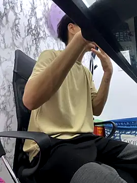 Snapshot of StevenHumps chatting on October 2025 02:43:02 AM StevenHumps online show from October 2025 02:43:02 AM