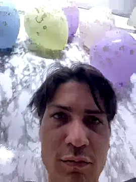 Snapshot of StevenHumps chatting on October 2025 06:25:02 AM StevenHumps online show from October 2025 06:25:02 AM