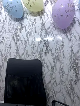 Snapshot of StevenHumps chatting on October 2025 05:18:01 AM StevenHumps online show from October 2025 05:18:01 AM