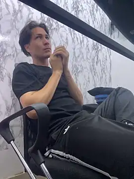 Snapshot of StevenHumps chatting on October 2025 07:10:02 AM StevenHumps online show from October 2025 07:10:02 AM