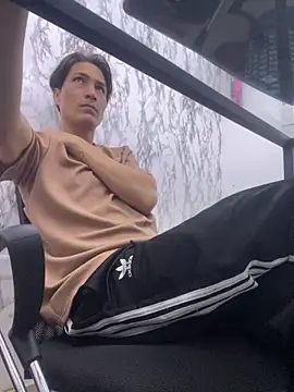 Snapshot of StevenHumps chatting on November 2025 05:18:02 AM StevenHumps online show from November 2025 05:18:02 AM