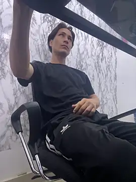 Snapshot of StevenHumps chatting on November 2025 07:17:01 AM StevenHumps online show from November 2025 07:17:01 AM