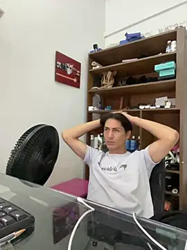 Snapshot of StevenHumps chatting on November 2025 04:38:01 AM StevenHumps online show from November 2025 04:38:01 AM