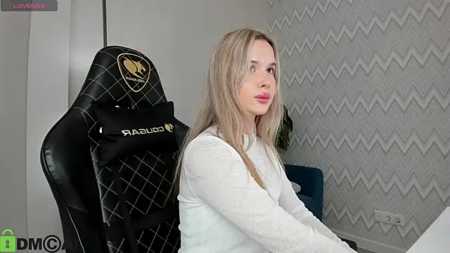 Nicoletta Cooper online show from September 2025 08:25:01 AM