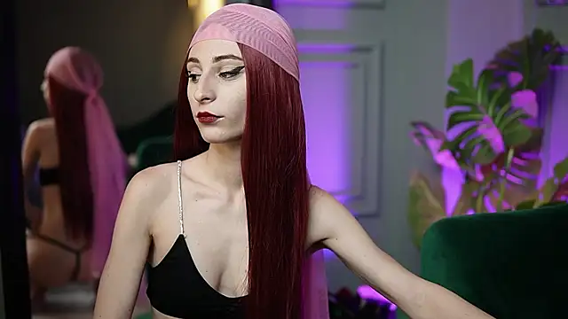 Snapshot of SaraiAngel chatting on December 2025 10:06:01 PM SaraiAngel online show from December 2025 10:06:01 PM