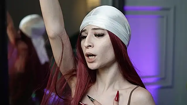 Snapshot of SaraiAngel chatting on December 2025 09:23:02 PM SaraiAngel online show from December 2025 09:23:02 PM