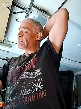 orcajaws52 online show from September 2025 02:27:02 PM