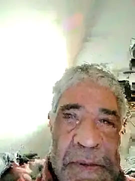 orcajaws52 online show from February 2026 05:43:02 PM