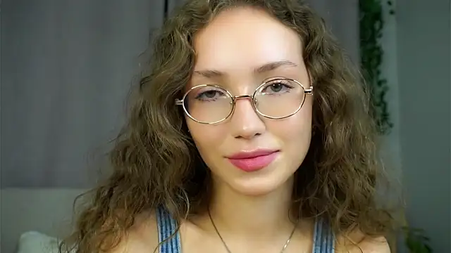 Snapshot of ZeniaBolich chatting on September 2025 09:04:02 PM ZeniaBolich online show from September 2025 09:04:02 PM