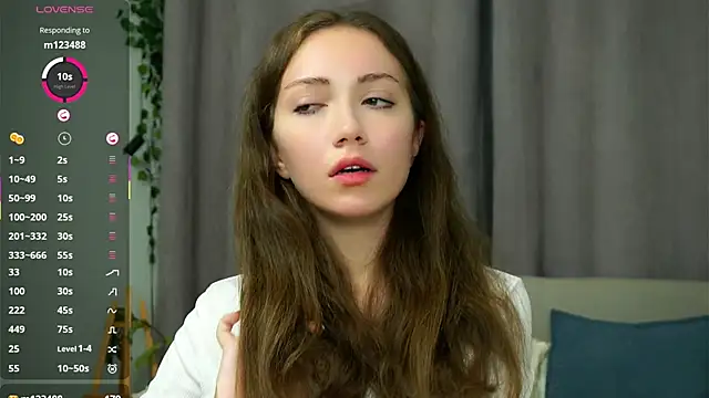 Snapshot of ZeniaBolich chatting on October 2025 09:34:01 PM ZeniaBolich online show from October 2025 09:34:01 PM