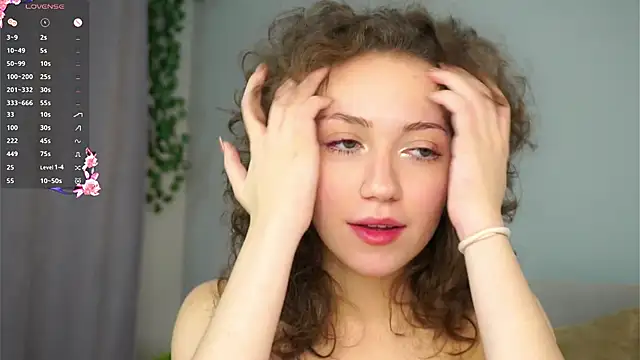 Snapshot of ZeniaBolich chatting on November 2025 11:25:02 PM ZeniaBolich online show from November 2025 11:25:02 PM