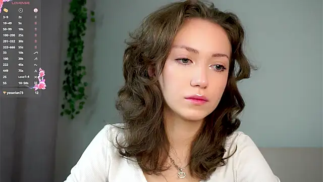 Snapshot of ZeniaBolich chatting on November 2025 10:19:02 PM ZeniaBolich online show from November 2025 10:19:02 PM