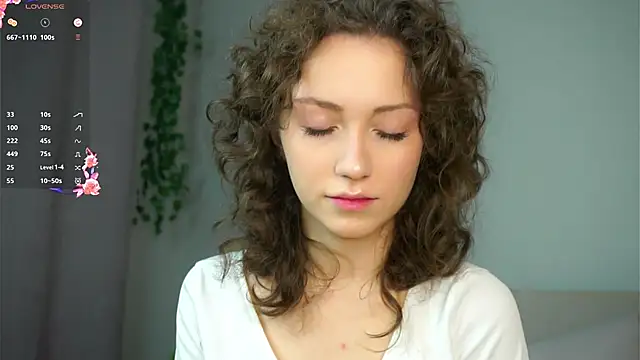 Snapshot of ZeniaBolich chatting on November 2025 09:35:02 PM ZeniaBolich online show from November 2025 09:35:02 PM