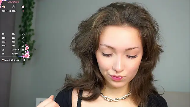 Snapshot of ZeniaBolich chatting on November 2025 08:58:01 PM ZeniaBolich online show from November 2025 08:58:01 PM