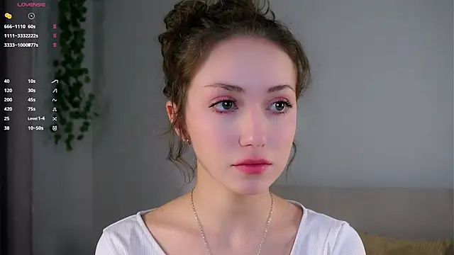 Snapshot of ZeniaBolich chatting on November 2025 09:49:02 PM ZeniaBolich online show from November 2025 09:49:02 PM