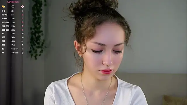 Snapshot of ZeniaBolich chatting on November 2025 12:02:01 AM ZeniaBolich online show from November 2025 12:02:01 AM